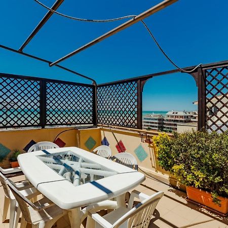 Appartamento Polo Natatorio Lido di Ostia Luaran gambar